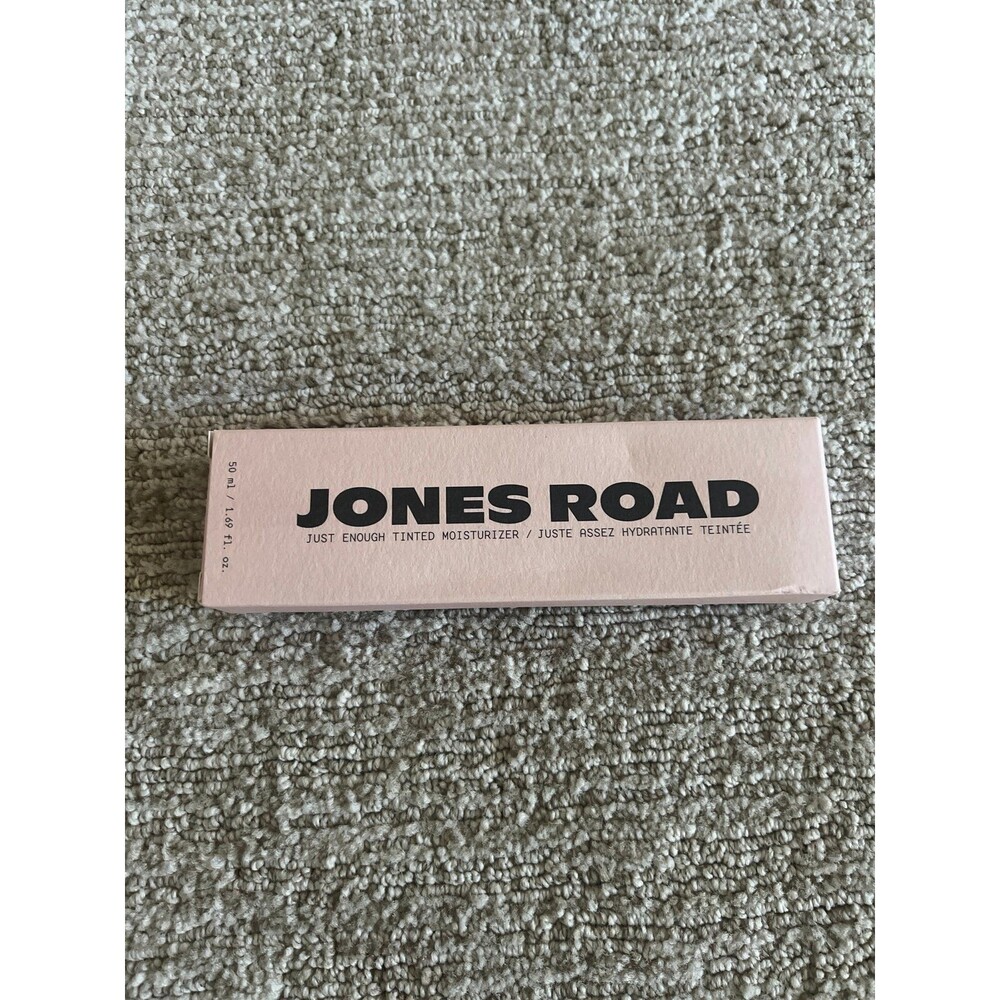 NIB Jones Road Just Enough Tinted Moisturizer Alabaster